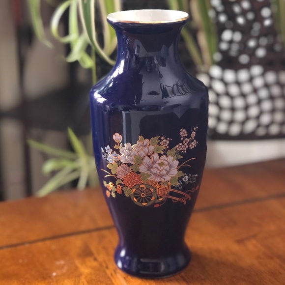 80s Japanese Cobalt Blue Floral Pattern Bud Vase - Picture 7 of 7